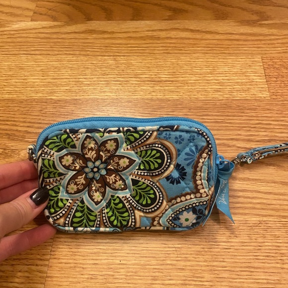 Vera Bradley small wristlet in “Bali Blue” with detachable strap - Picture 9 of 10